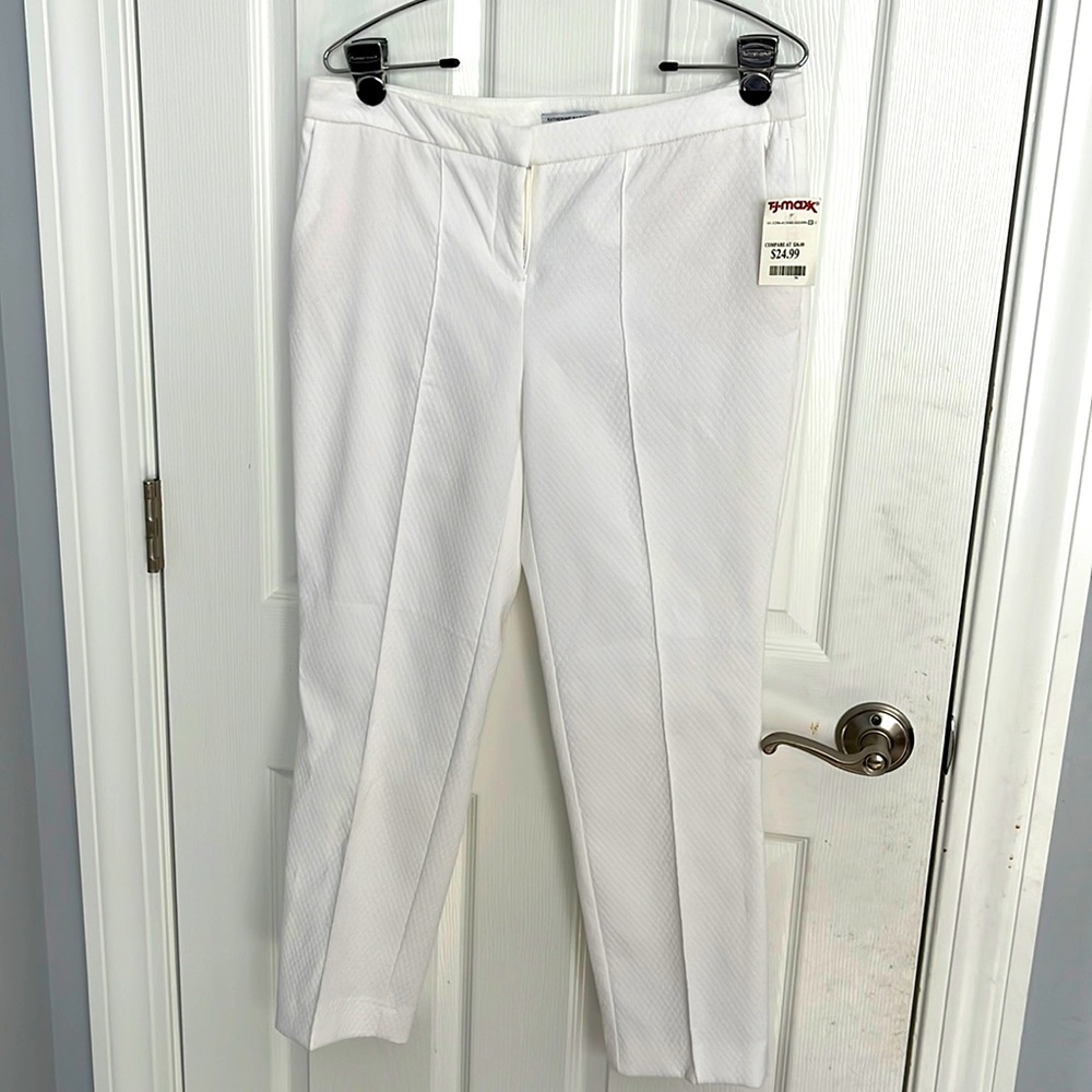 Women’s white Capri